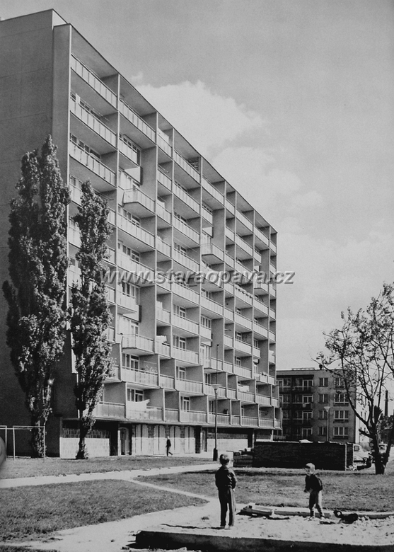 holasicka (11).jpg - Holasická ulice čísla 17,19 a 21. Foto z počátku 70.let 20.století